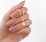 Colar Corrente Veneziana Feminina 45cm com Ponto de Luz Gota e Prata: elegante, delicado e ideal para presentear ou valorizar qualquer look. - Imagem 2