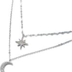 Colar Duplo Lua e Estrela com Zircônia: elegância delicada para valorizar seu visual com charme celestial.