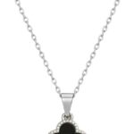 Colar Trevo Preto Brilhante em Aço Inox 316L: elegante, durável e ideal para compor looks femininos com estilo premium.