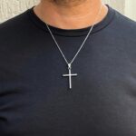 Colar cordão masculino com crucifixo em aço inox, 50 cm, estilo durável para uso diário. - Imagem 2