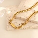 Colar gargantilha grossa dourada com elos cubanos: elegante, brilhante e moderno, ideal para mulheres no dia a dia e no trabalho - Imagem 2