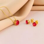 Conjunto Colar e Brincos Banhados a Ouro com Zircônia Marsala: elegância e brilho para presentear com embalagem especial. - Imagem 2