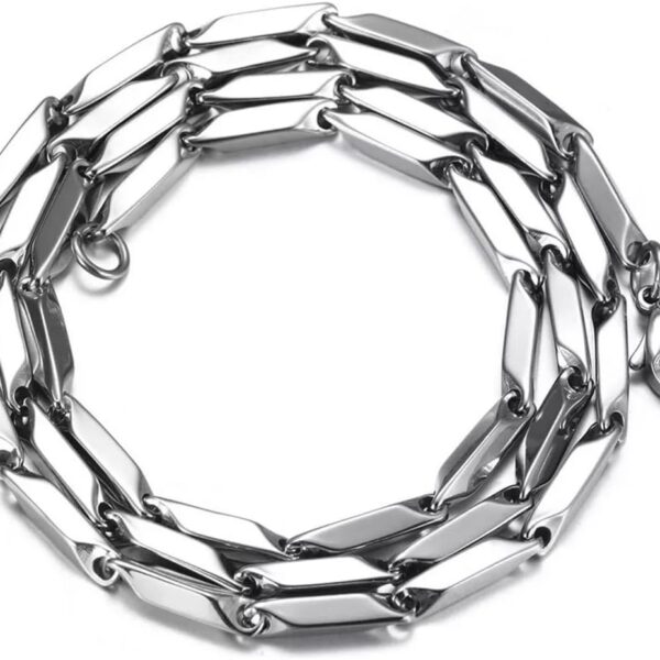 Corrente de Prata Masculina em Aço Inoxidável 316L Trançada, estilo futurístico e resistente, ideal para um visual moderno.