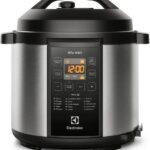 Electrolux Panela pressão elétrica Electrolux digital capacidade 6L silenciosa segura 10 travas segurança 15 receitas pré-programadas 3 níveis pressão PCC20 inox preto 127v por Rita Lobo