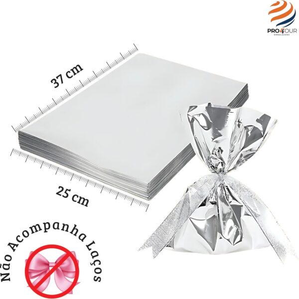 Embalagem Saco P/Presente Metalizado 25x37 C/100 Unidades: brilho elegante, fechamento prático e ideal para presentes especiais.