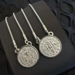 Escapulário de São Bento em Aço Inox 316 com medalha dupla face, proteção espiritual e estilo moderno para uso diário unissex. - Imagem 2