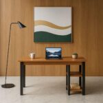 Escrivaninha Estilo Industrial com 2 Prateleiras: compacta, funcional e ideal para home office com organização e estilo.