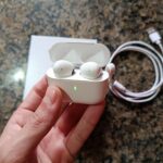 Fones Bluetooth 5.3 sem fio branco, 40h de bateria, USB-C, IPX6 e microfone para Android e iOS - Imagem 2