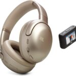 JBL Tour One M3 Latte: cancelamento adaptativo, áudio Hi-Res e até 70h de bateria para ouvir mais e melhor.