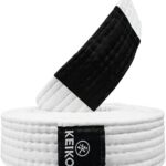 Keiko Sports Faixa Jiu Jitsu: algodão resistente, espessura ideal e aprovado pela CBJJ/IBJJF para treinos intensos.