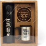 Kit Café Inox com garrafa e caneca: presente sofisticado para escritório, home office e lazer.