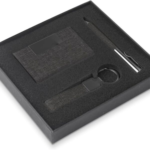Kit Presente Executivo Sustentável de Natal com chaveiro, caneta e porta cartão em RPET, ideal para presente corporativo premium.