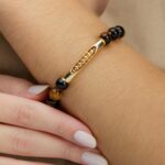 Kit Ritual Ramay: pulseira de pedra natural e essência aromática, semijoia banhada a ouro 18k, presente sofisticado. - Imagem 2