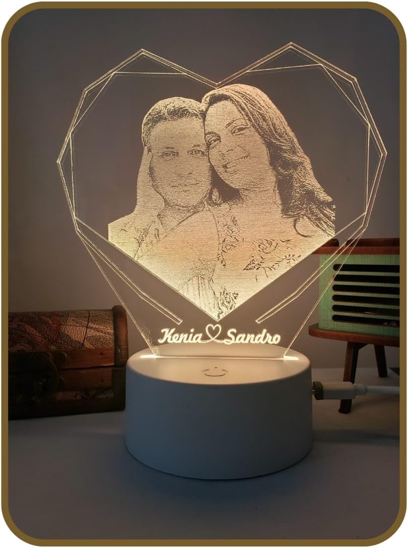 Luminária 3D Led 16 Cores Personalizada: presente criativo com base Luminária 3D Led 16 Cores Personalizada: presente criativo com base touch e foto gravada a laser.