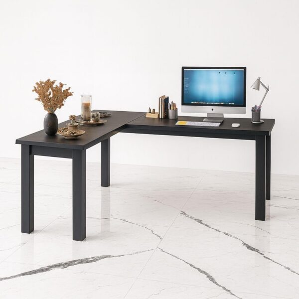 Mesa Gamer em L Industrial Preto: amplo espaço, ergonomia e organização para estudar, trabalhar e jogar com conforto.