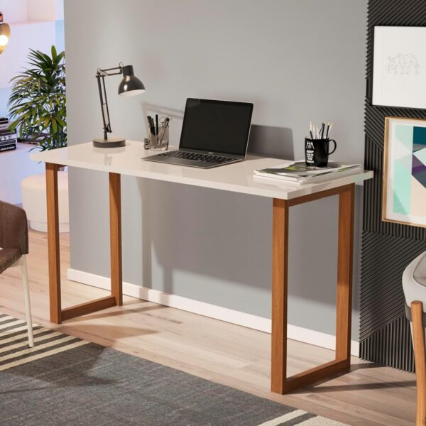 Mesa de estudo 76 cm com pés de madeira e tampo off white: prática, resistente e ideal para casa ou escritório.