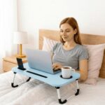 Mesa para Notebook Dobrável 60x40cm com suporte celular e porta-copos: conforto e praticidade para cama, sofá e home office. - Imagem 2