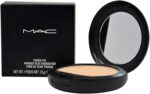 M·A·C Studio Fix Powder + Foundation C3: base em pó com cobertura total, acabamento fosco e longa duração de até 8 horas.