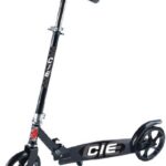 Patinete Scooter Dobrável Preto CIE YTA-663PR: leve, resistente, com freios, altura ajustável e fácil de transportar.