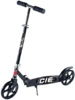 Patinete Scooter Dobrável Preto CIE YTA-663PR: leve, seguro e ajustável, com freios e base antiderrapante para maior conforto.