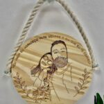 Placa de Madeira Personalizada com Foto: presente único para casamento, aniversário, noivado e decoração da casa