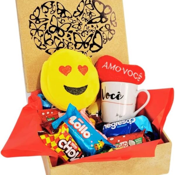 Presente Criativo Dia dos Namorados: cesta com chocolates Bauducco, caneca personalizada e caixa coração Te Amo.
