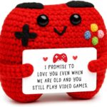 Presente romântico feito à mão para casal gamer, decoração única para sala de jogos e Dia dos Namorados, simbolizando amor eterno.