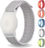 Pulseira ajustável para AirTag com ajuste seguro e confortável para crianças e idosos, ideal para monitoramento diário.