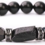 Pulseira de turmalina preta e ônix natural feita à mão, estilo unissex com proteção e elegância.