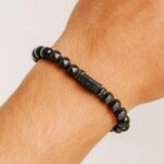 Pulseira de turmalina preta e ônix natural feita à mão, estilo unissex com proteção e elegância. - Imagem 2