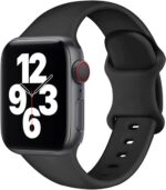 Pulseira esportiva Apple Watch em silicone macio, à prova d’água e confortável para uso diário.