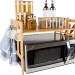 Rack de micro-ondas de bambu com ganchos e suporte de faca: economize espaço e organize sua cozinha com praticidade e estilo.