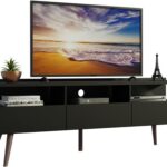Rack para TV Madesa Londres 65” preto: design moderno, 3 portas, nichos e pés retrô em madeira maciça.