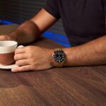 Relógio Mondaine Masculino dourado: sofisticação e versatilidade para ocasiões formais e uso diário. - Imagem 2