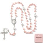 Rosário católico feminino com pérolas artificiais de 8 mm, resistente, elegante e ideal para presentear.