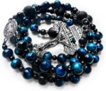 Rosário católico masculino com medalha e cruz, contas azul olho de tigre, feito à mão, presente católico elegante.