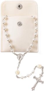 Rosário católico para mulheres com pérolas artificiais: elegante, simples e ideal para presentear com devoção.