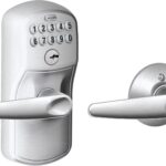 Schlage FE575 PLY 626 JAZ: fechadura eletrônica sem chave com travamento automático e segurança premium para sua casa.