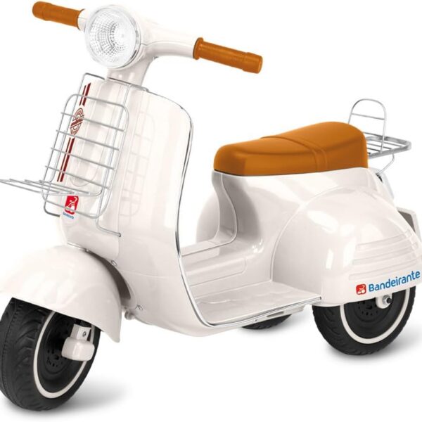 Scooter Banderetta Eletrica 6V Off White Bandeirante com faróis, música e fácil controle para passeios mais seguros e divertidos.