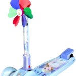 Scooter infantil dobrável com altura ajustável, freio de segurança e rodas que piscam para diversão e mais segurança.