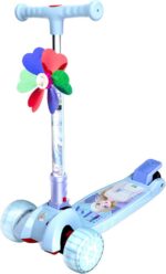 Scooter infantil dobrável com altura ajustável, freio de segurança e rodas que piscam para diversão e mais segurança.