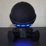 Suporte Para Echo Dot 4 e 5 Alexa Robô Sentado: design moderno, encaixe preciso e estabilidade para seu ambiente.
