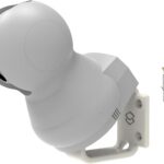 Suporte de parede para babá eletrônica e câmera WiFi com ângulo de 45°, fixação segura e prática para melhor visualização.