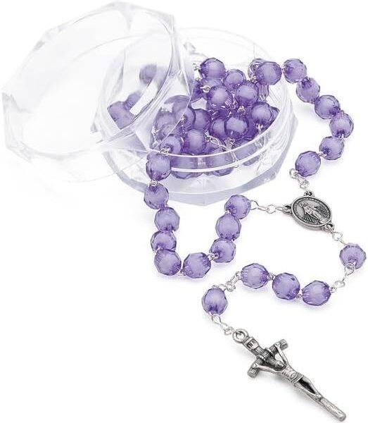 Terço Cristal Acrílico Nossa Senhora das Graças Lilás: proteção espiritual, elegância e devoção no seu dia a dia.