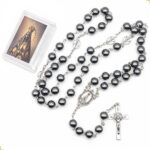 Terço Nossa Senhora Aparecida em Hematita 8mm, Aço Inox 316L resistente, com caixa para guardar e proteção durável.