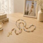 Terço Nossa Senhora de Fátima Madeira 8mm Católico com Crucifixo Dourado para oração e devoção diária - Imagem 2