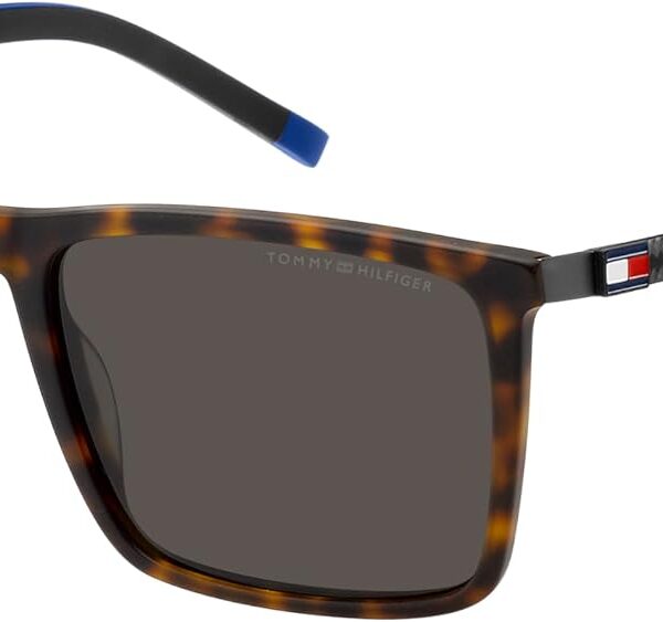 Tommy Hilfiger Óculos de sol unissex: estilo e proteção para compor looks com sofisticação e conforto.