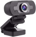 Webcam Full HD 1080 USB com microfone e visão 360º, imagem nítida, instalação fácil e áudio claro para videochamadas.